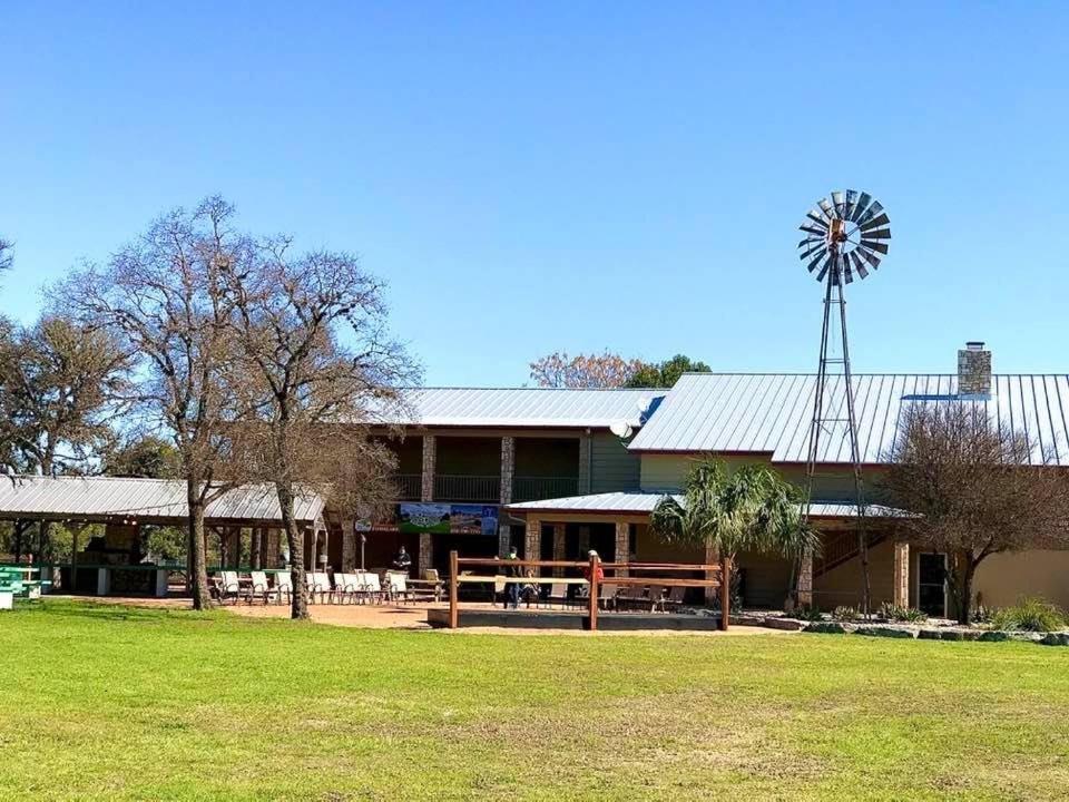 Flying L Ranch Resort & Golf Course Bandera Exteriör bild