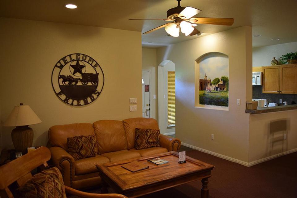 Flying L Ranch Resort & Golf Course Bandera Rum bild